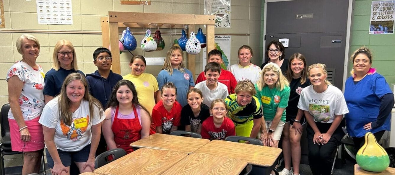AggiesJuniorGardenClubApplingCountyGourds11 Pine Forest Garden Club's Aggies Junior Garden Club had fun painting gourds provided by the sponsoring club.